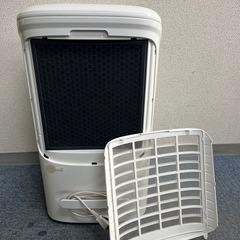 【中古/通電動作確認済】アイリスオーヤマ IRIS OHYAMA 空気清浄機能付除湿機 DCE-120 イオン搭載 2020年製★の画像