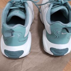 ナイキ　エアマックス　24.0の画像