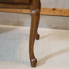 三越ブルージュ(Brugge)の英国カントリースタイル オーク材 ライティングデスクです。ヨーロッパアンティークスタイルのクラシックなデザインが魅力の書斎机です！の画像