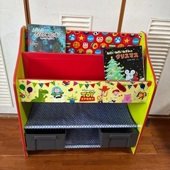 おもちゃ棚　　トイ・ストーリーがら柄の画像