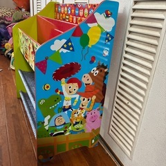 おもちゃ棚　　トイ・ストーリーがら柄の画像