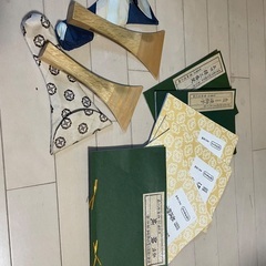 長唄教習本と三味線のバチの画像