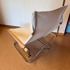 折りたたみイスの画像