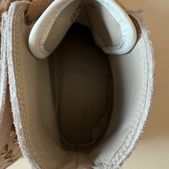 【年内のみの販売】スタッズ付きハイスニーカーの画像