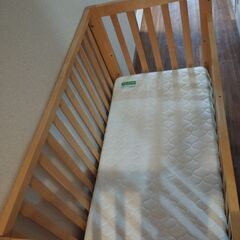 ベビーベッドの画像