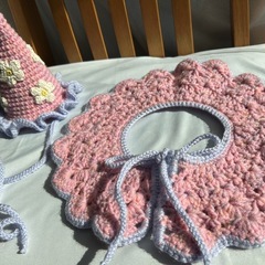 撮影小物に🧶 手編みベビーつけ襟＆パーティーハットの画像