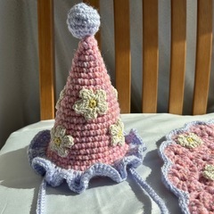 撮影小物に🧶 手編みベビーつけ襟＆パーティーハットの画像