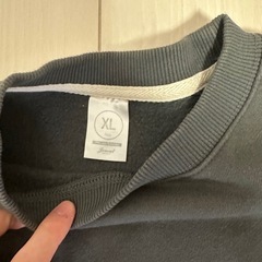グレー裏起毛トレーナー（XLサイズ）中古の画像