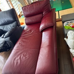 赤ソファ一部の画像