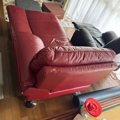 赤ソファ一部の画像