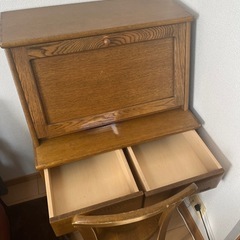 ライティングデスクの画像