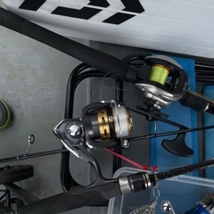 釣り具断捨離（クーラーボックス、手引きカート、リール、竿、仕掛け、イス等）の画像