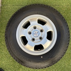 スタッドレス　165R13 バリ山の画像