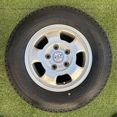 スタッドレス　165R13 バリ山の画像