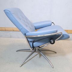 北欧ノルウェーのメーカーEKORNES(エコーネス)社のMetro(メトロ) ローバック/ストレスレスチェアーです！クラシックなデザインがモダンな印象のパーソナルチェア。の画像