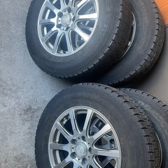 215/70R16 ダンロップ  スタッドレス　ウィンターマックス02 デリカの画像