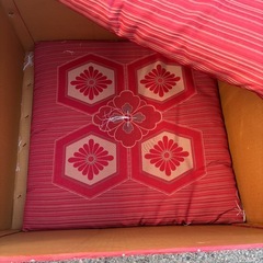 綺麗な座布団2枚の画像