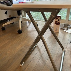 IKEAのパイプ椅子の画像