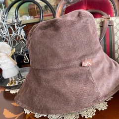 ビー.バイ.クリツイアハットの画像