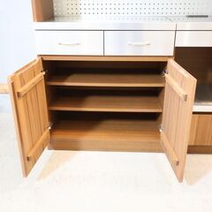 人気のunico(ウニコ)のSTRADA(ストラーダ)シリーズより3面キッチンボードです♪ヴィンテージスタイルのモダンなデザインはカッコいいブルックリンスタイルなどにおススメの食器棚です！！の画像