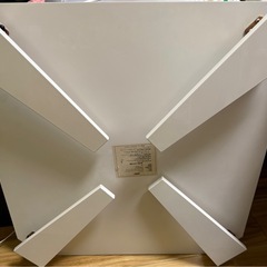 折りたたみテーブルの画像