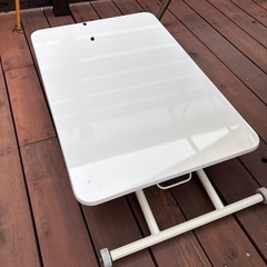 昇降テーブルの画像