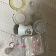 【お取り引き中】
電動式搾乳機　Pigeon 母乳アシスト　搾乳機　handy fit + フリーザーパック付きの画像