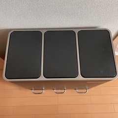 三口ゴミ箱の画像