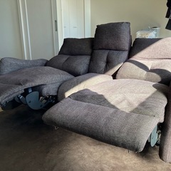 ニトリ、電動リクライニングソファー、3人掛けの画像