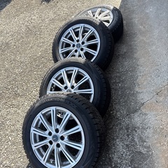 ホイールとダンロップスタッドレスタイヤセット
の画像