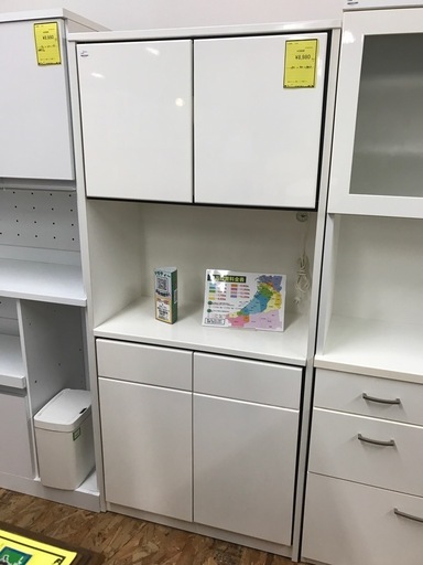 ポッキリ家具　食器棚　2枚扉　ホワイト　単身用　スリム　ジャングルジャングル貝塚店　貝塚市　二色浜　リサイクルショップ ジャングルジャングル貝塚店 食器棚 2枚扉 スリム ホワイト 貝塚市