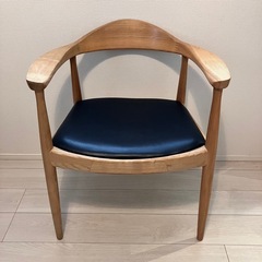 木の椅子×4脚の画像