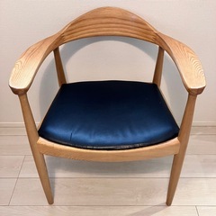 木の椅子×4脚の画像