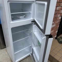 【2025年製】 ほぼ未使用
ハイセンス 冷蔵庫HR-B12HW 容量124Lの画像