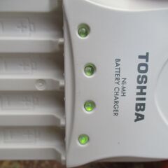 ☆東芝 TOSHIBA TNHC-34HC IMPULSE インパルス 単3形・単4形兼用 充電器◆最大4本まで充電可能の画像