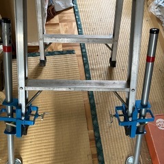 脚立伸縮アダプターの画像