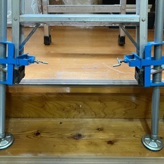 脚立伸縮アダプターの画像