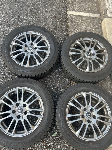 スタッドレスタイヤ　　ホイール付き