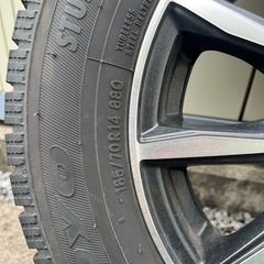 TOYOTIRESスタッドレスタイヤ185/70R14アルミホイールの画像