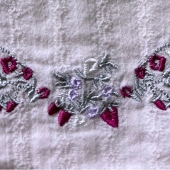 定価3630円　プティマイン　いちご刺繍ロンパースの画像