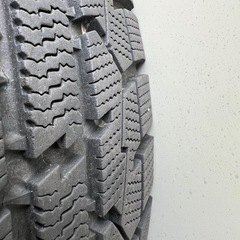 TOYOTIRESスタッドレスタイヤ185/70R14アルミホイールの画像