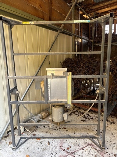 レザーコンテナ　もみ運搬機