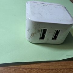 （中古）スマホ充電器（2ポート）の画像