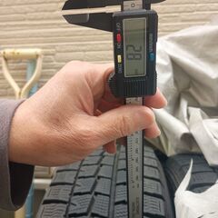 【再値下げ】スタッドレスタイヤ、ホイールの画像