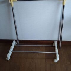 【物干し】ハンガーラック棚付きの画像