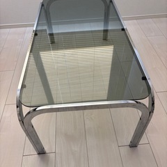 ステンレスガラステーブルの画像