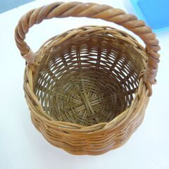 ID：243121　籐のバスケットの画像