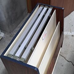 【リサイクルショップどりーむ天保山店】NO.1914　マガジンラック　レトロ商品です　新聞もはさめますよ🎵の画像