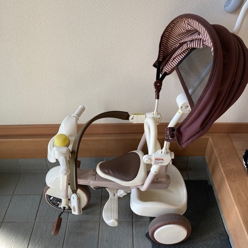 iimo 折り畳み三輪車 サンシェード付き (猫吸い) 三好ヶ丘の三輪車の