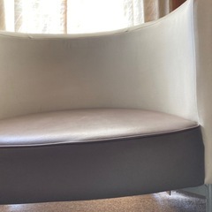 ソファー　椅子　皮製　の画像